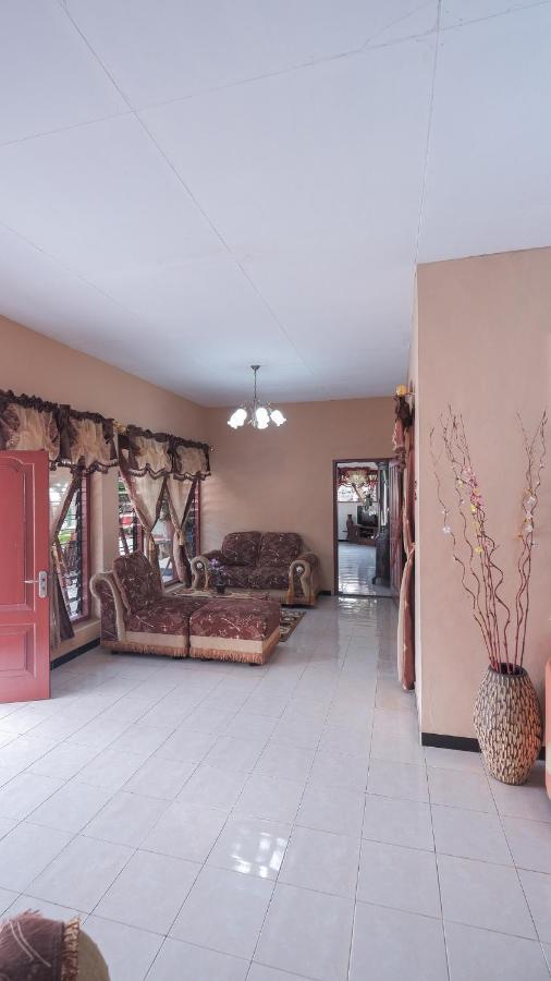Marry Ind Gunung Kawi Guest House Malang Bumirejo Luaran gambar